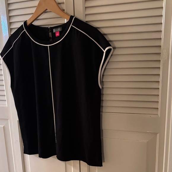 Vince Camuto Black Blouse with White Trim - Picture 1 of 5